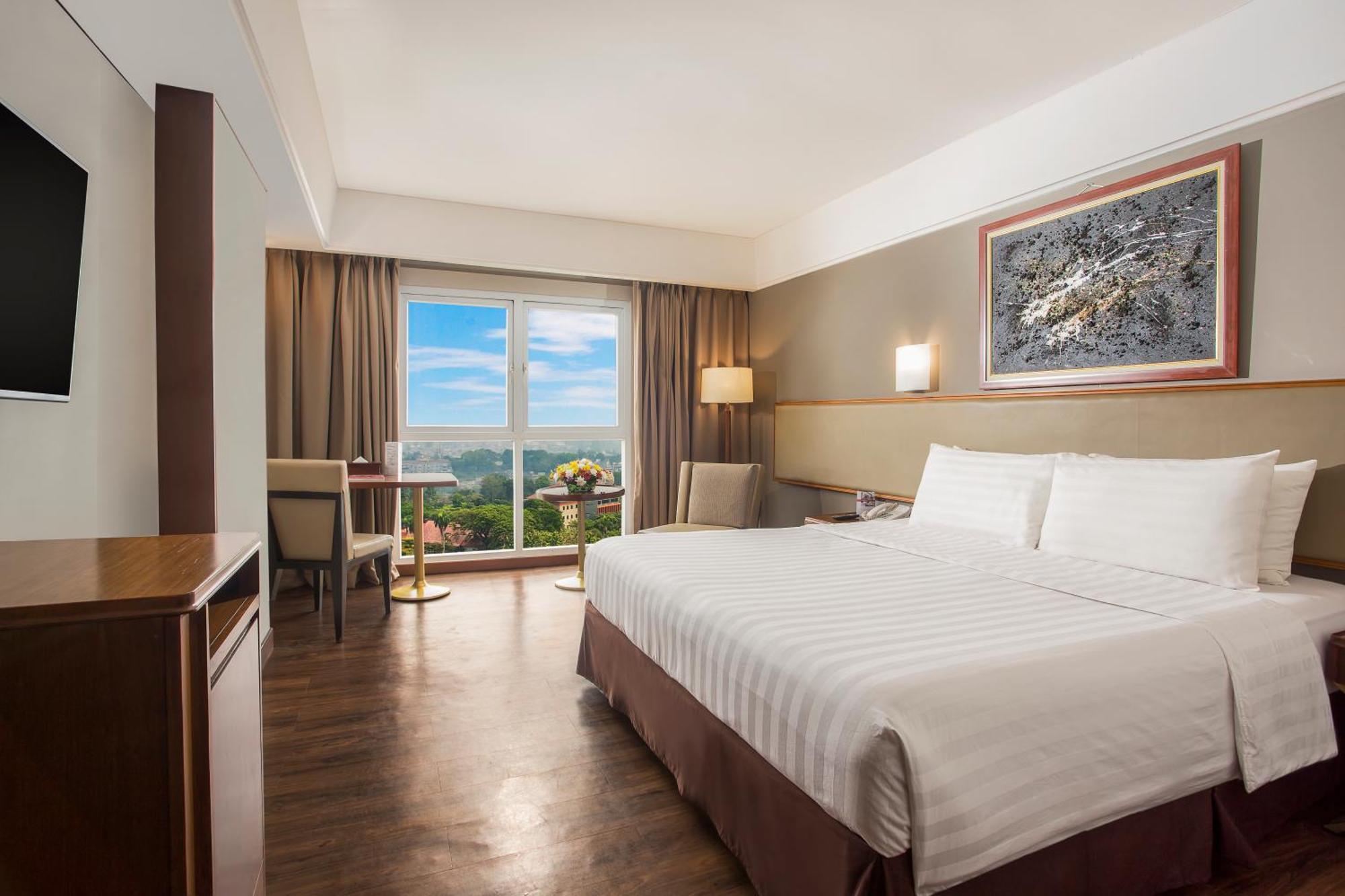 Swiss-Belhotel Bogor Exteriör bild