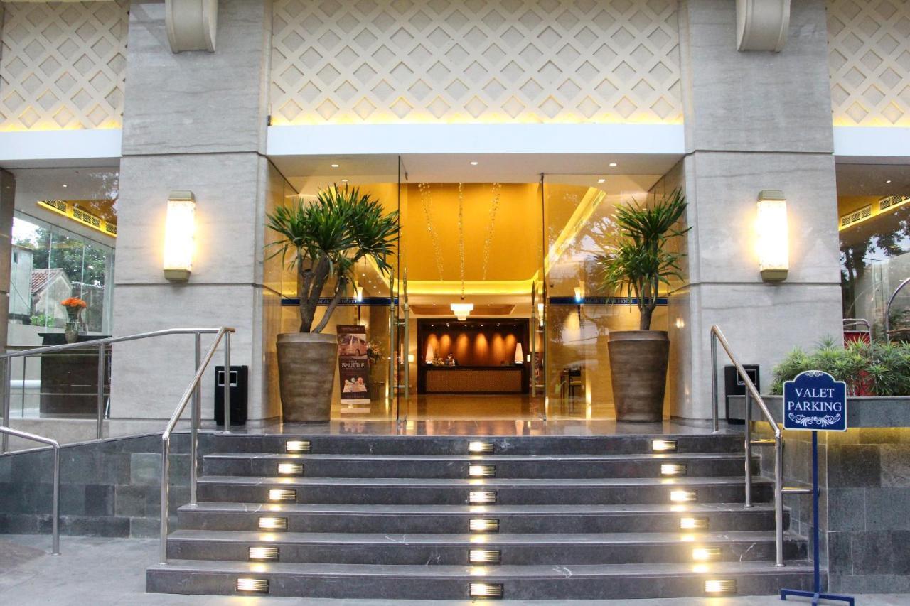Swiss-Belhotel Bogor Exteriör bild